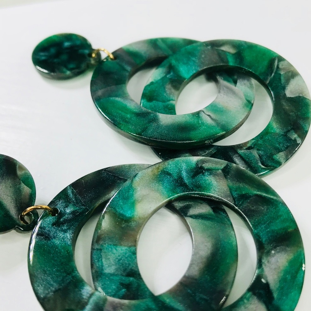 Flat Circle Double Drops in Green - Picture 3 of 4